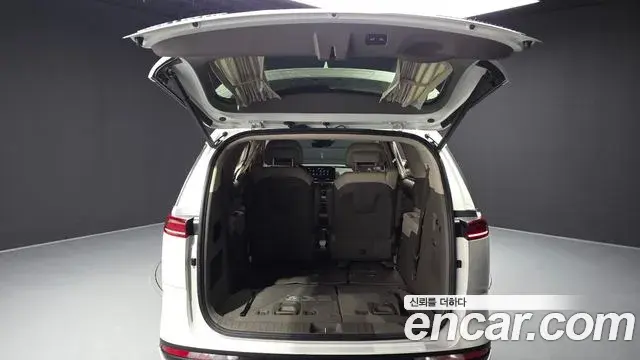 Kia Carnival 2021 — Фото 20/20