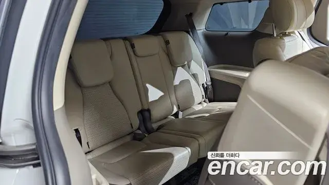Kia Carnival 2021 — Фото 11/20