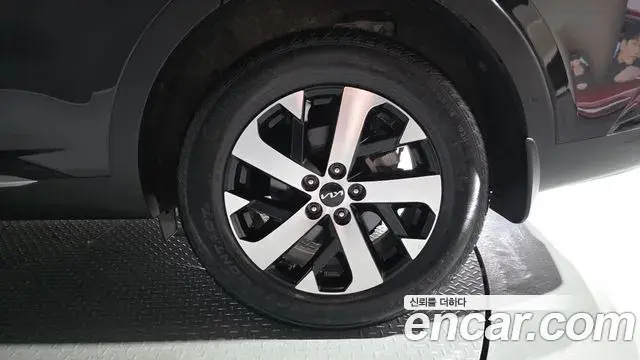 Kia Sorento 2022 — ფოტო 2/43