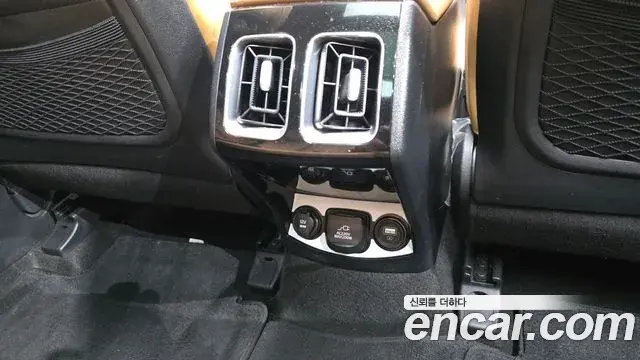 Kia Sorento 2022 — ფოტო 21/43