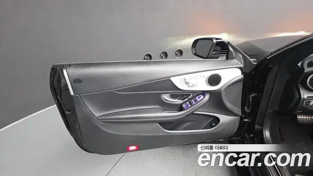 Mercedes-Benz C-Class 2019 — ფოტო 31/35