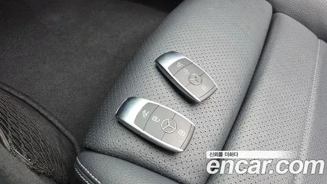 Mercedes-Benz C-Class 2019 — ფოტო 6/35