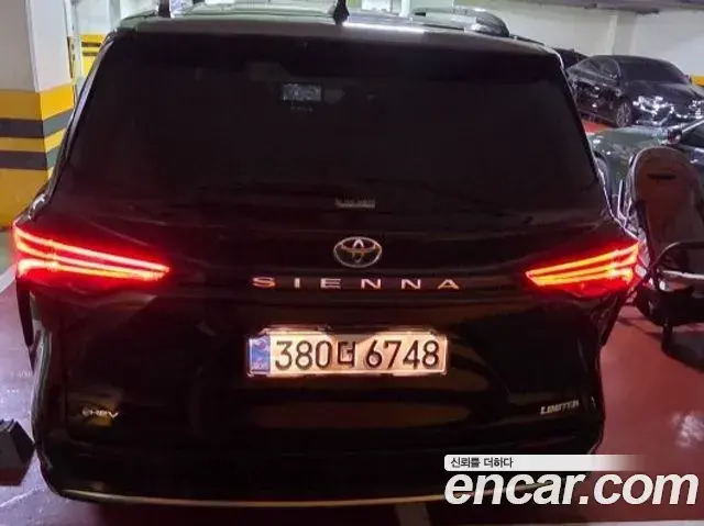 Toyota Sienna 2025 — ფოტო 11/11