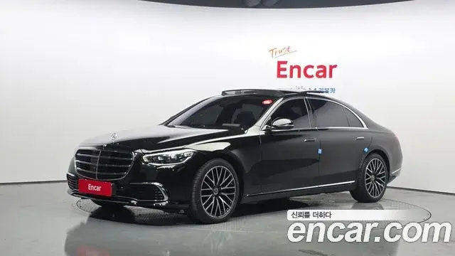 Mercedes-Benz S-Class 2023 — Photo 20/33