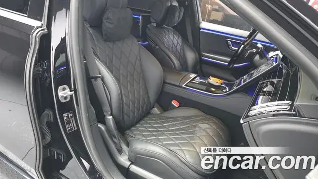 Mercedes-Benz S-Class 2023 — Photo 12/33