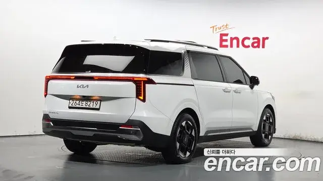 Kia Carnival 2024 — Photo 2/20