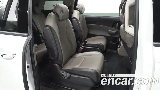 Kia Carnival 2024 — Photo 12/20