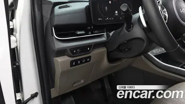 Kia Carnival 2024 — Photo 13/20