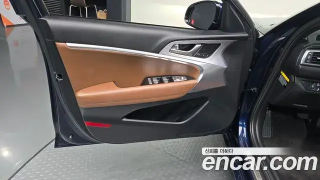 Genesis G70 2018 — Photo 8/32