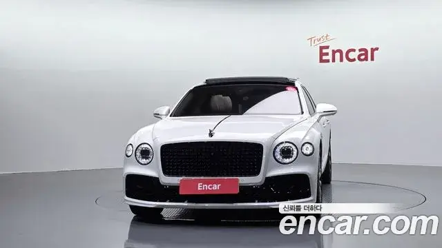 Bentley Flying Spur 2023 — ფოტო 7/37