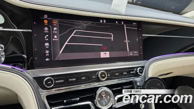 Bentley Flying Spur 2023 — ფოტო 33/37