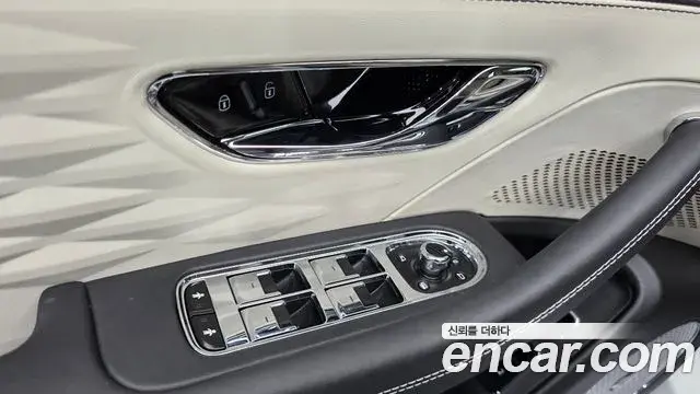 Bentley Flying Spur 2023 — ფოტო 21/37