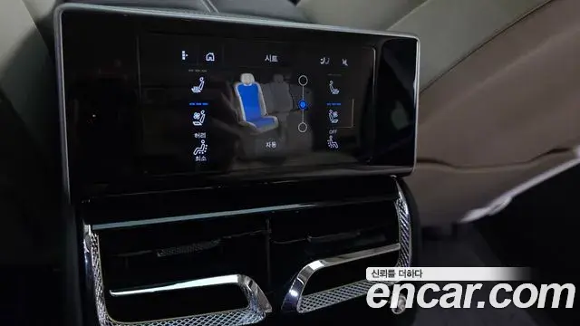 Bentley Flying Spur 2023 — ფოტო 35/37