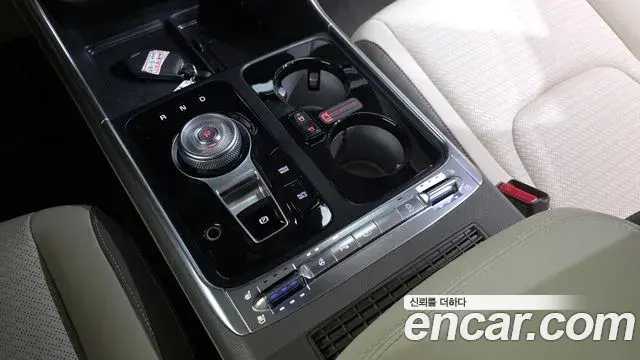 Kia Carnival 2024 — Şəkil 9/33