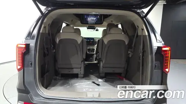 Kia Carnival 2024 — Şəkil 2/33