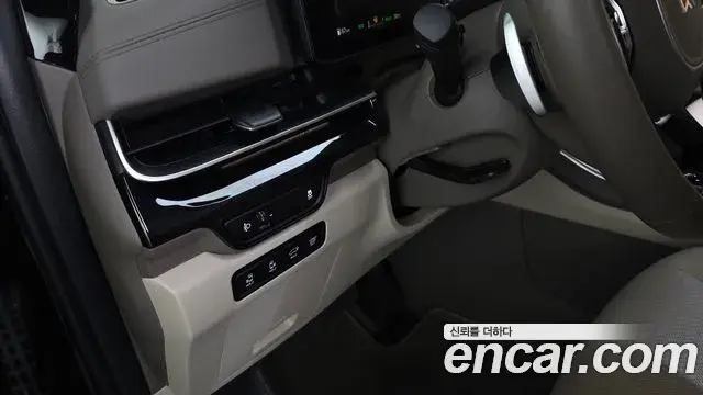 Kia Carnival 2024 — Şəkil 26/33