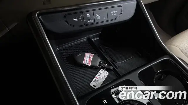 Kia Carnival 2024 — Şəkil 21/33