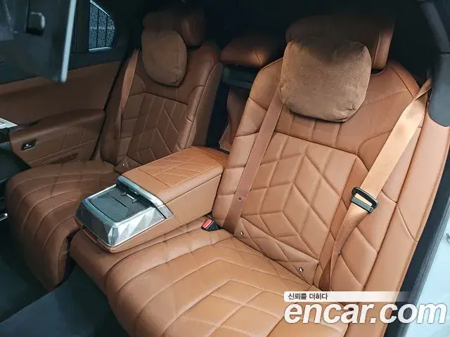 BMW 7 Series 2023 — Фото 19/20