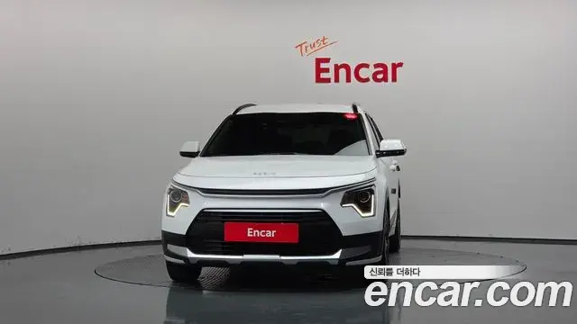 Kia Niro 2022 — Фото 3/20