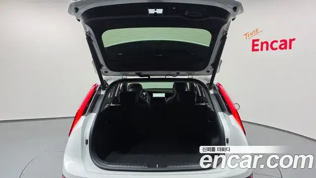 Kia Niro 2022 — Фото 20/20