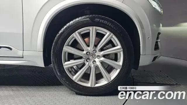 Volvo XC90 2019 — Şəkil 10/30