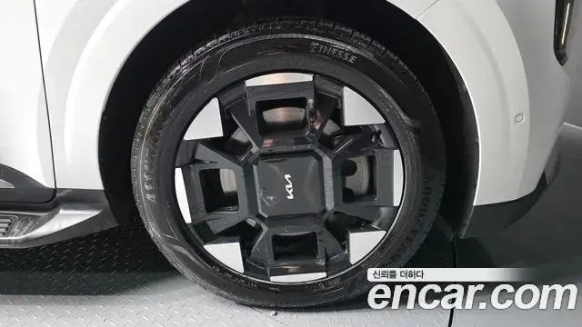 Kia Carnival 2024 — Photo 7/33