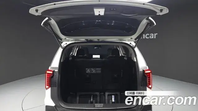 Kia Carnival 2024 — Photo 13/33
