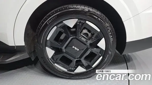 Kia Carnival 2024 — Photo 18/33