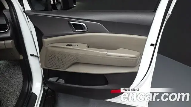 Kia Carnival 2024 — Photo 8/33
