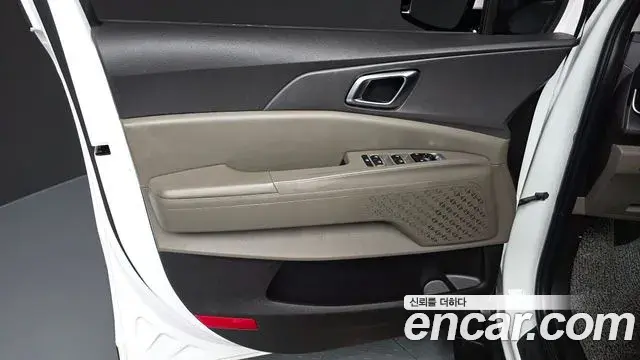 Kia Carnival 2024 — Photo 2/33