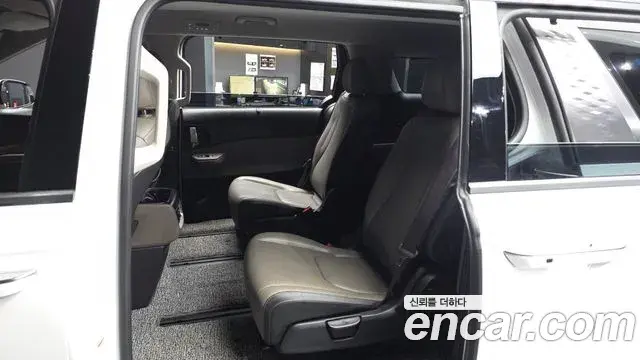 Kia Carnival 2024 — Photo 14/33