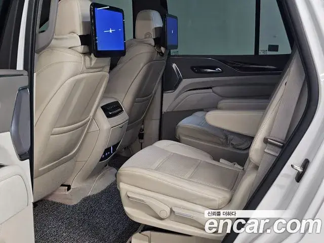 Cadillac Escalade 2021 — Photo 13/20