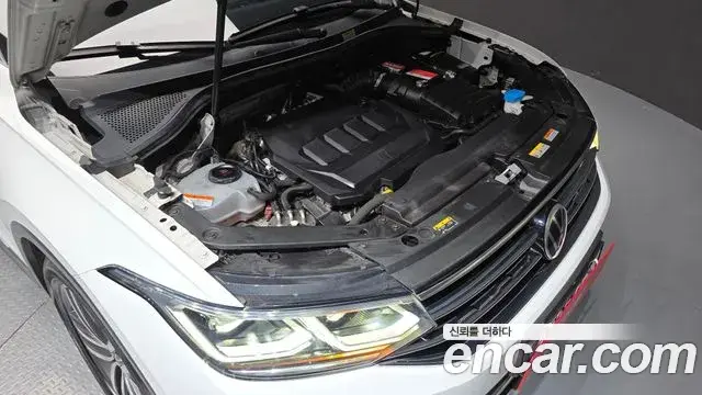 Volkswagen Tiguan 2021 — Photo 12/34