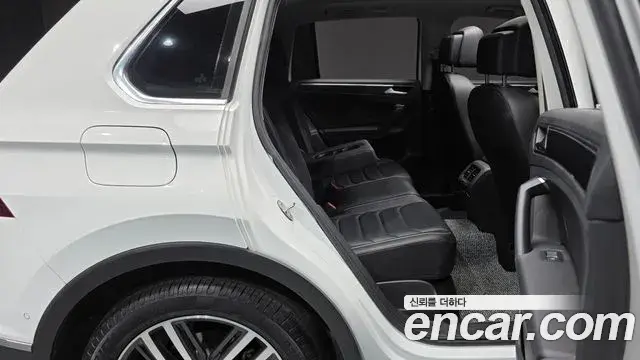 Volkswagen Tiguan 2021 — Photo 3/34