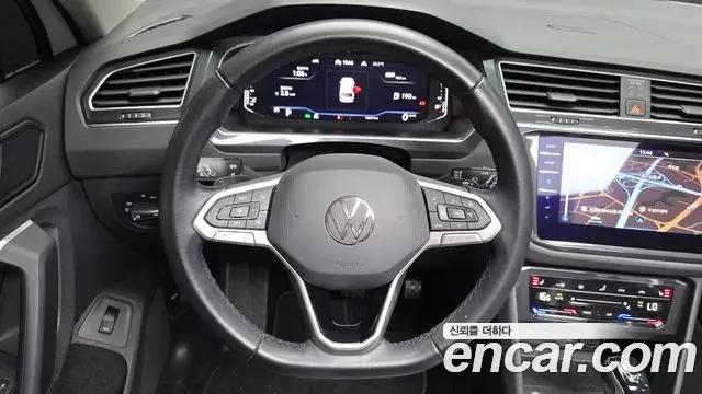 Volkswagen Tiguan 2021 — Photo 29/34