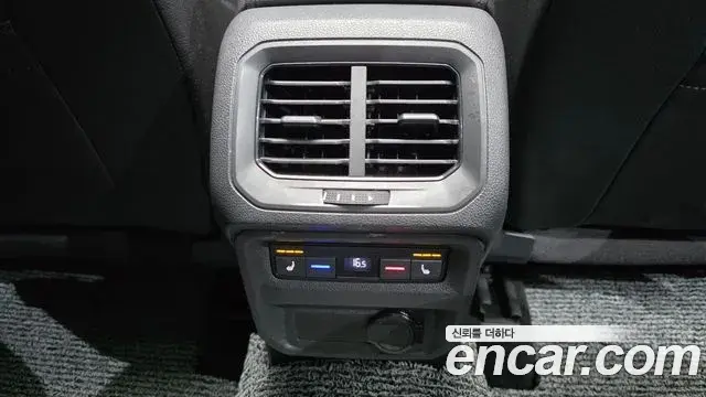 Volkswagen Tiguan 2021 — Photo 21/34