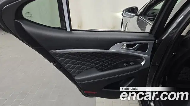 Genesis G70 2019 — ფოტო 22/37