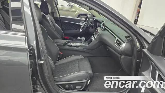 Genesis G70 2019 — ფოტო 11/37
