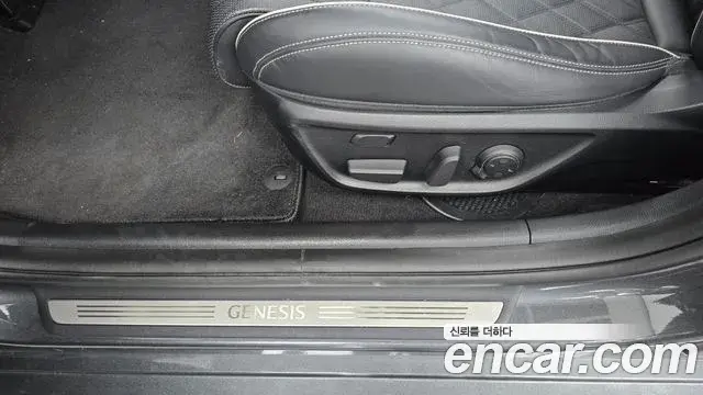 Genesis G70 2019 — ფოტო 13/37