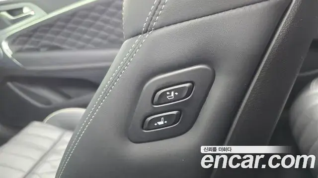 Genesis G70 2019 — ფოტო 28/37