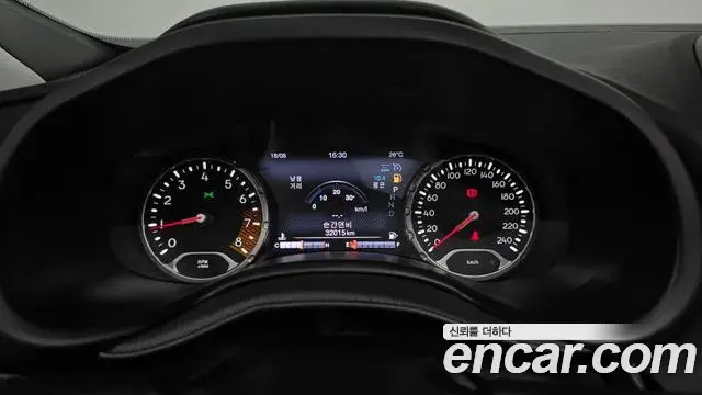 Jeep Renegade 2022 — ფოტო 31/32