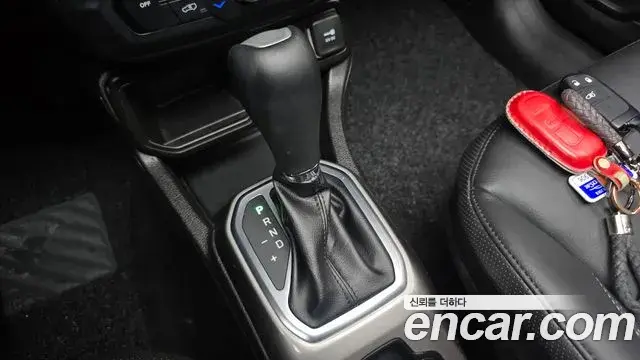 Jeep Renegade 2022 — ფოტო 9/32
