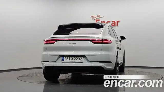 Porsche Cayenne 2023 — Фото 4/20