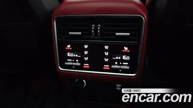 Porsche Cayenne 2023 — Фото 19/20