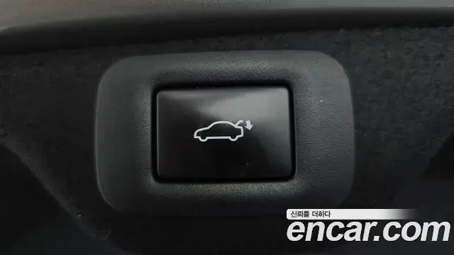 Lexus ES300h 2023 — Photo 11/33