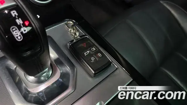 Land Rover Range Rover Evoque 2020 — Фото 16/20