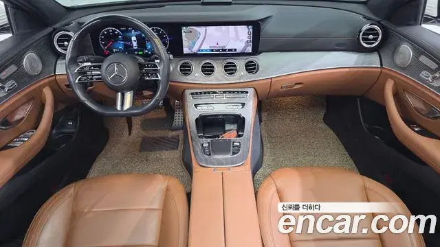 Mercedes-Benz E-Class 2021 — Photo 7/20