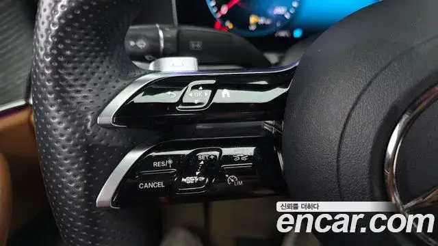 Mercedes-Benz E-Class 2021 — Photo 17/20