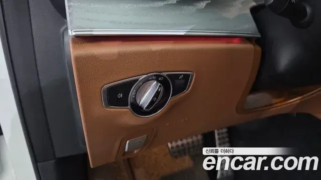 Mercedes-Benz E-Class 2021 — Photo 20/20