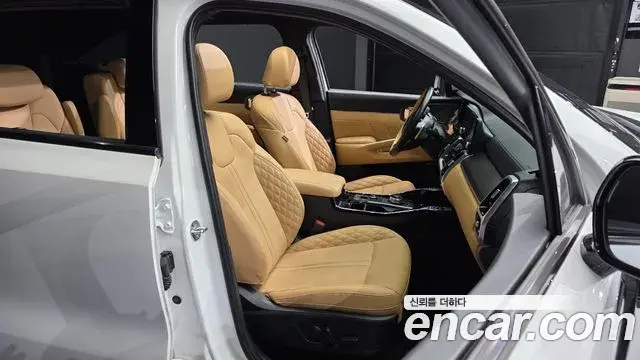 Kia Sorento 2023 — ფოტო 19/40